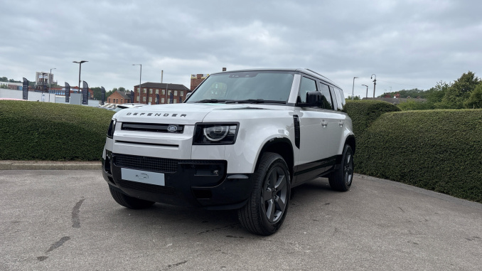 Land Rover Defender 3.0 D250 X-Dynamic HSE 110 5dr Auto Diesel Estate - Image 44